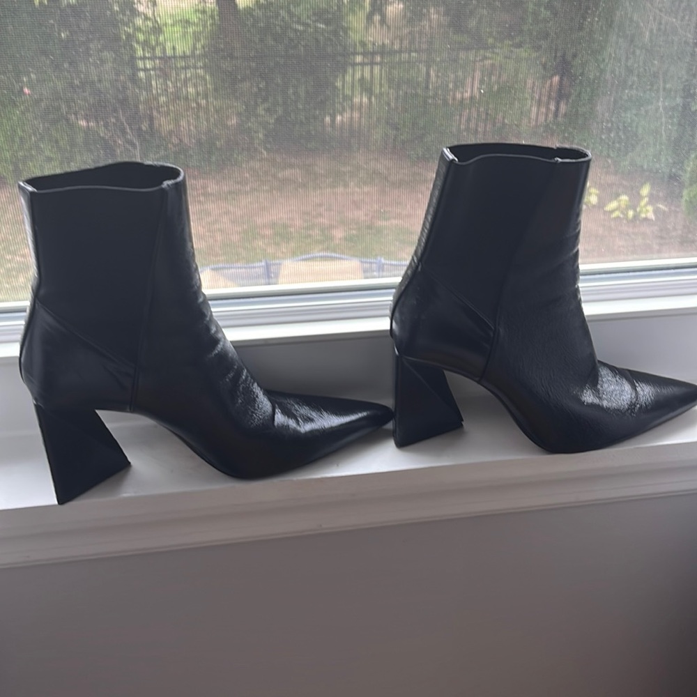 Zara black pointed toe square heel